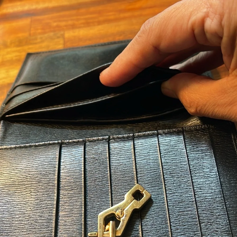 Gucci Authentic Vintage Black Calf Leather Jackie Compact Wallet. 104 - Picture 7 of 13
